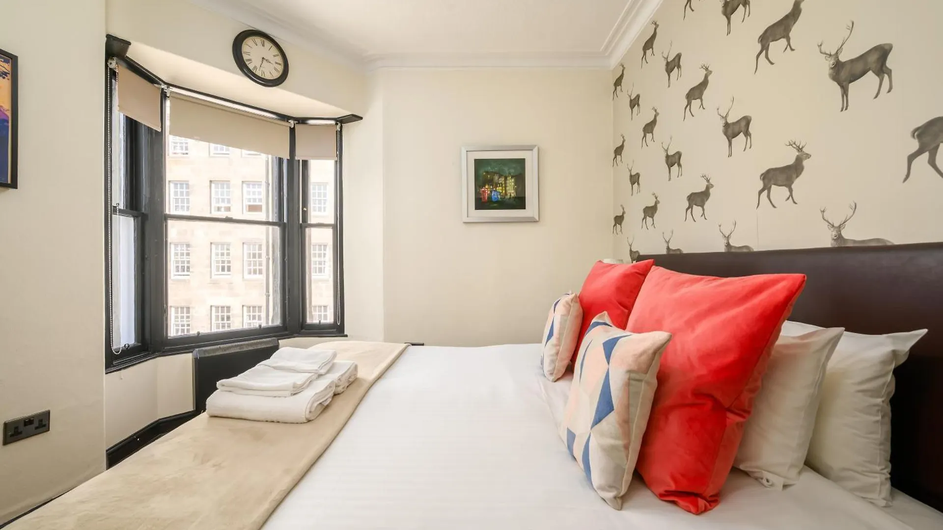 kontakty F&O Apartments - 1 Bedroom Royal Mile Apt Stunning Castle View Sleeps 2