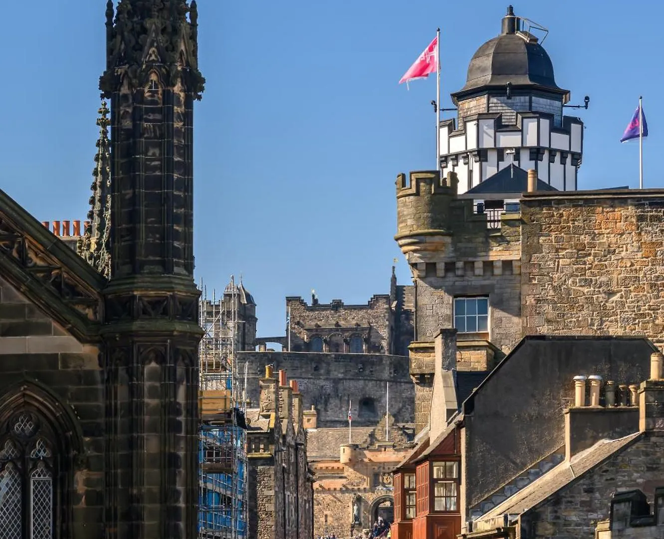 F&O Apartments - 1 Bedroom Royal Mile Apt Stunning Castle View Sleeps 2 Edinburgh